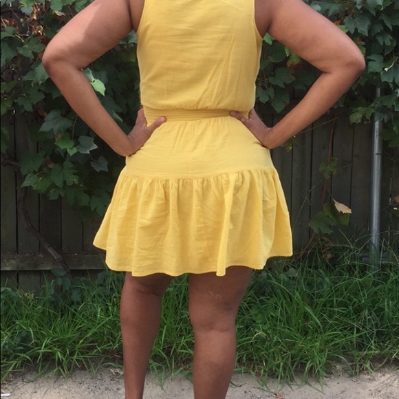 Short dress - Picture 3 of 4